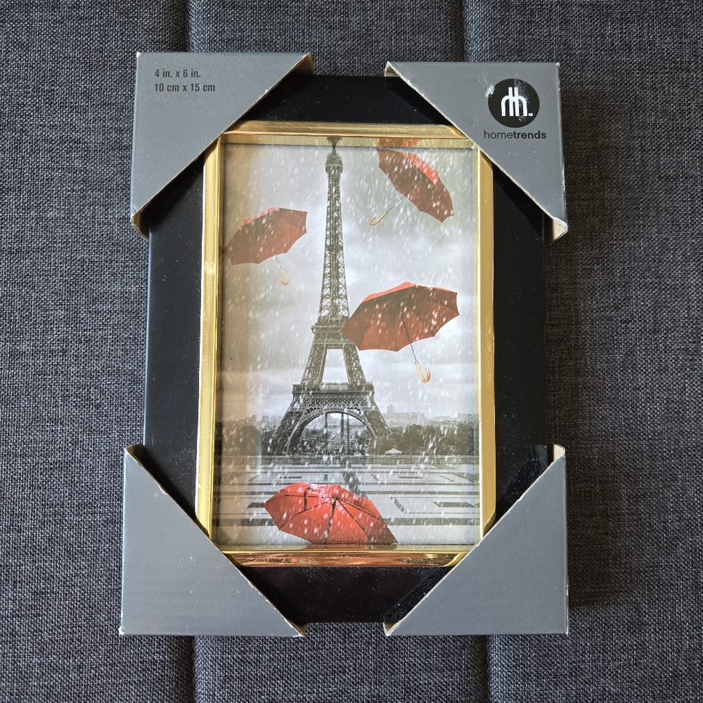 Hometrends black and gold picture frame 4" x 6"